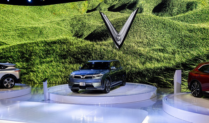 VinFast công bố dải sản phẩm xe điện tại CES 2022 và sẽ dừng sản xuất xe xăng