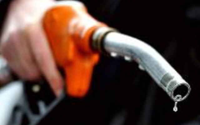 Pha chế xăng dầu nhưng không đăng ký cơ sở pha chế bị phạt đến 60 triệu đồng