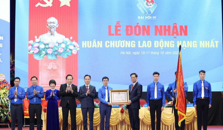 Đoàn Khối các cơ quan Trung ương đón nhận Huân chương Lao động hạng Nhất