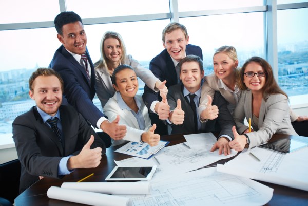 Tổng quan nghiên cứu về ảnh hưởng của phong cách lãnh đạo đến việc thực hiện trách nhiệm xã hội doanh nghiệp với người lao động