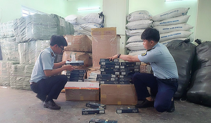 Phú Yên phát hiện và tạm giữ 1.300 bao thuốc lá điếu nhập lậu