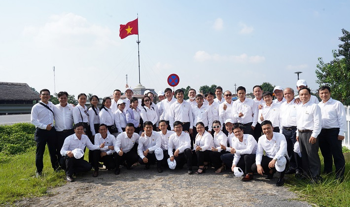 Công ty CP Phân bón Miền Nam với chương trình Về nguồn đầy ý nghĩa