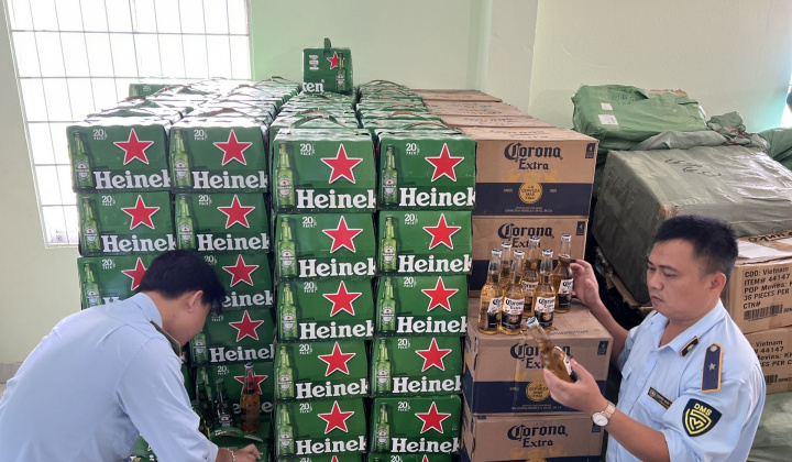 Phú Yên: Tạm giữ gần 7.000 chai bia Heineken và bia Corona Extra nhập lậu