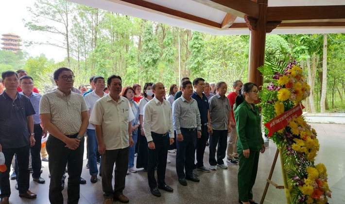 Miền Trung anh hùng, điểm đến trong hành trình về nguồn của Đảng bộ cơ quan Tổng Công ty VEAM 2022