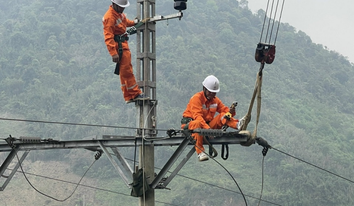 EVNNPC tiếp tục dẫn đầu về tổng sản lượng điện thương phẩm 10 tháng năm 2022