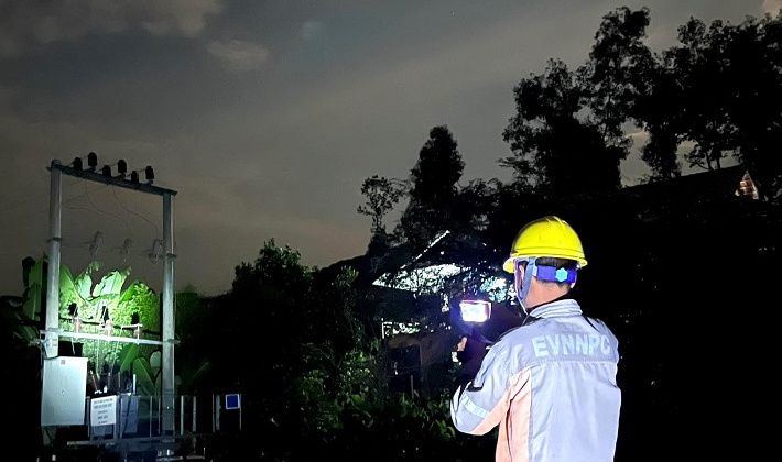 Điện lực Điện Biên sử dụng Camera nhiệt để kiểm tra lưới điện