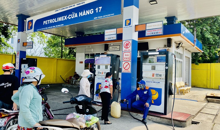 Bộ Công Thương không cấm mua xăng bằng can, chai, nhưng tuyệt đối không được tích trữ, bán hàng sai quy định để kiếm lời