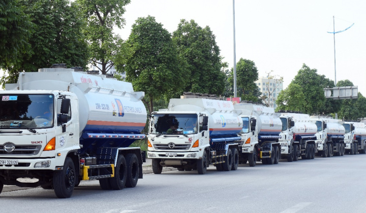Petrolimex tăng thời gian bán hàng tại Hà Nội để phục vụ người tiêu dùng