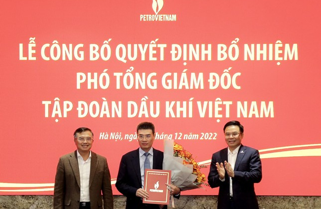 Petrovietnam công bố và trao quyết định Phó Tổng Giám đốc Tập đoàn