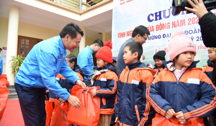 Tuổi trẻ TKV: Ấm áp chương trình thiện nguyện dịp cuối năm