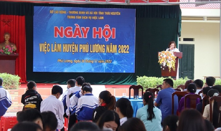 Thái Nguyên thu hút gần 1000 lao động tham gia ngày hội việc làm năm 2022