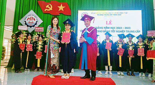Trường Trung cấp nghề Hồng Ngự: Ngày càng phát triển vững mạnh