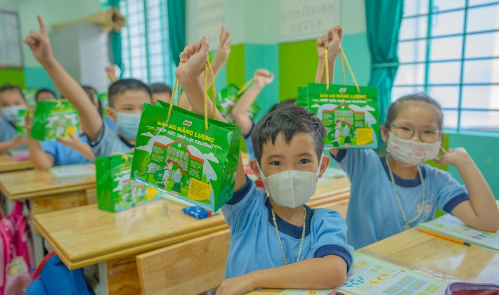 Nestlé MILO “tiếp năng lượng trở lại trường” cho học sinh toàn quốc với hơn 2,5 triệu hộp sữa