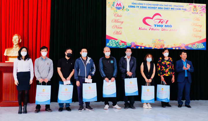 Thợ mỏ Cẩm Phả đón Xuân vui