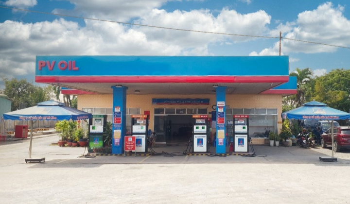 Không có chuyện cây xăng PVOIL đóng cửa, không bán hàng