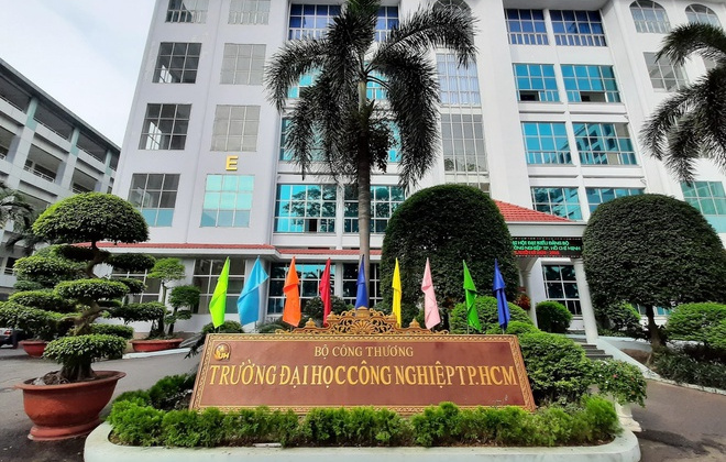 IUH tiếp tục giữ thứ hạng cao trong Bảng xếp hạng Webometrics 2022