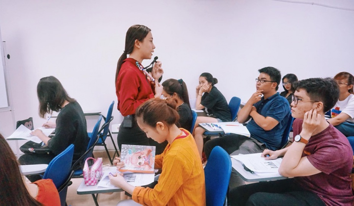 The effectiveness of EMI in teaching: A comparison of lecturer and student perspectives