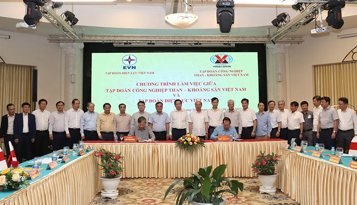 EVN và TKV ký biên bản phối hợp đảm bảo cung ứng than
