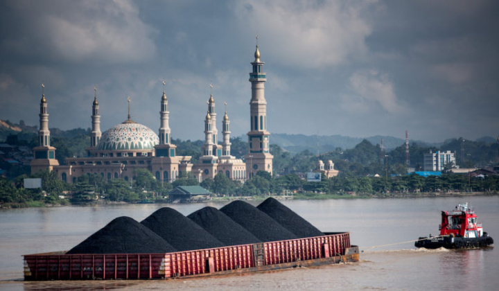 Indonesia nâng giá than đá lên mức cao kỷ lục