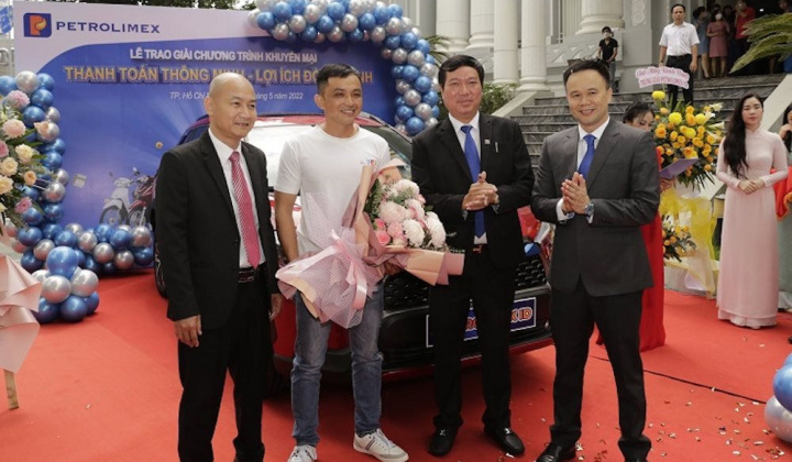 Petrolimex: Trao giải Chương trình “Thanh toán thông minh - Lợi ích đồng hành” trên toàn quốc