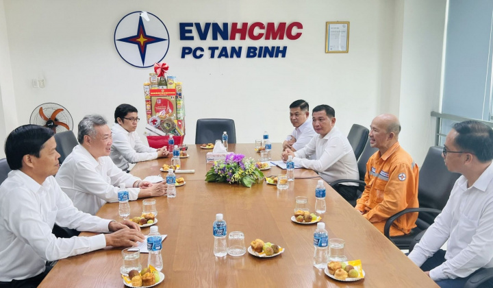 EVNHCMC chăm lo đời sống, bảo vệ quyền lợi của người lao động