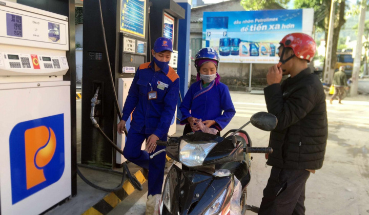 Bộ Công Thương: Không tước quyền bán giá xăng dầu vùng 2 của thương nhân phân phối
