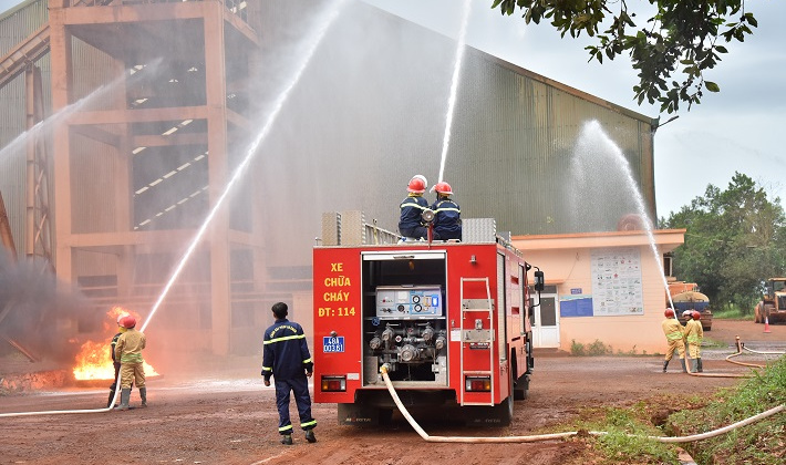 Công ty Nhôm Đắk Nông diễn tập phương án chữa cháy, cứu nạn cứu hộ