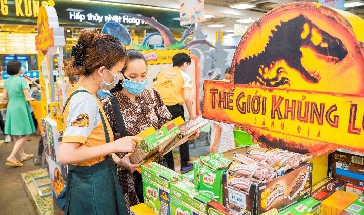 Bánh ngũ cốc ăn sáng Nestlé hợp tác đưa Jurassic World: Dominion đến Việt Nam