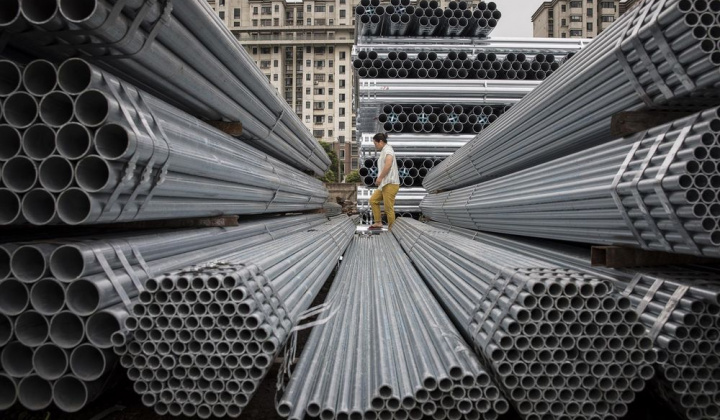 Giá quặng sắt và thép tại Trung Quốc lao dốc, lo ngại nhu cầu sử dụng thép suy yếu