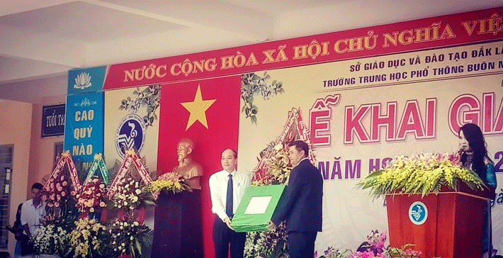 Trường THPT Buôn Ma Thuột - Đắk Lăk: Ứng dụng hiệu quả chuyển đổi số vào công tác quản lý và dạy học