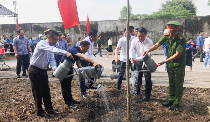 Ninh Bình: Thi đua xây dựng khu công nghiệp sáng - xanh - sạch - đẹp, bảo đảm an toàn vệ sinh lao động