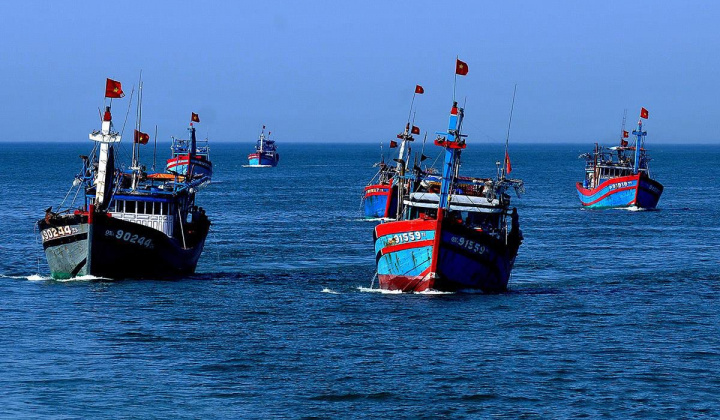 Hỗ trợ ngư dân bám đảo, bám biển