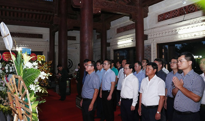 EVN: Dâng hương tưởng niệm tại Khu Di tích lịch sử Quốc gia Truông Bồn
