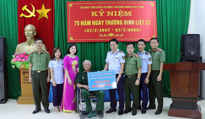 Lực lượng Quản lý thị trường tri ân ngày Thương binh liệt sĩ 27/7