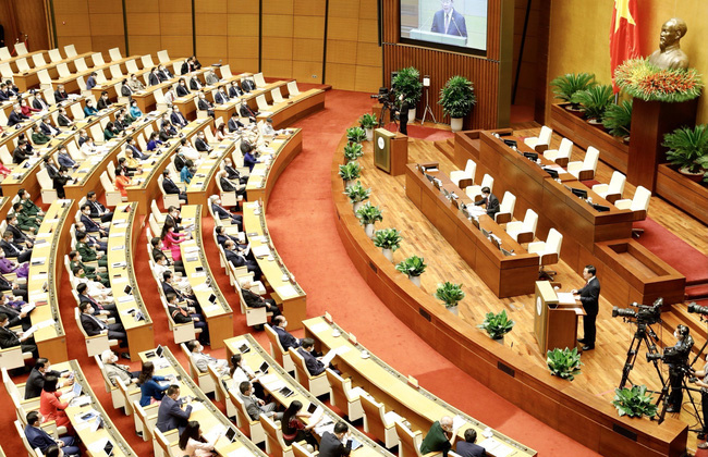 Hoàn thiện các quy định pháp luật về nhiệm vụ, quyền hạn của Chủ tịch Quốc hội