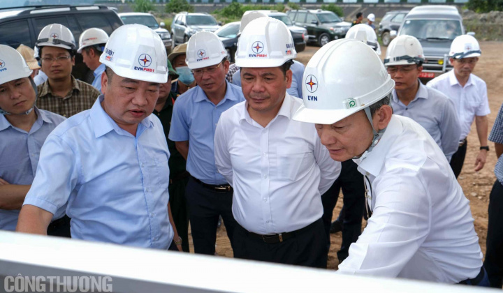 Bộ trưởng Nguyễn Hồng Diên kiểm tra thực tế công trình Dự án Nhà máy thủy điện Hòa Bình mở rộng