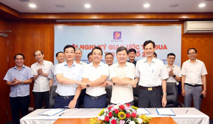 Cụm thi đua số 2 Petrolimex ký giao ước thi đua năm 2022