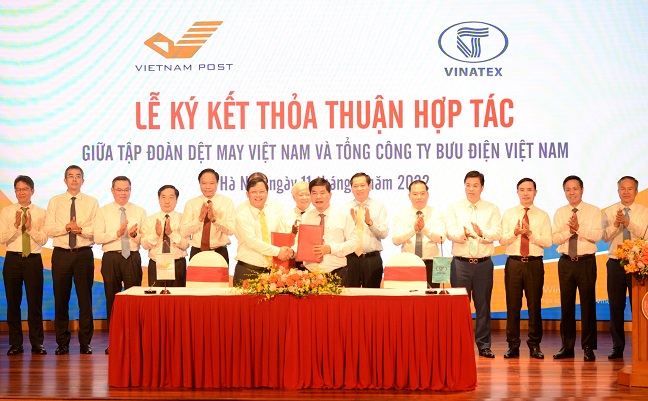 Vinatex ký thỏa thuận hợp tác với Vietnam Post và Vietnam Airlines