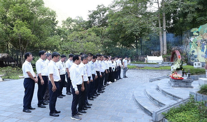 Đảng ủy EVN: "Về nguồn" nơi di tích lịch sử Pác Bó