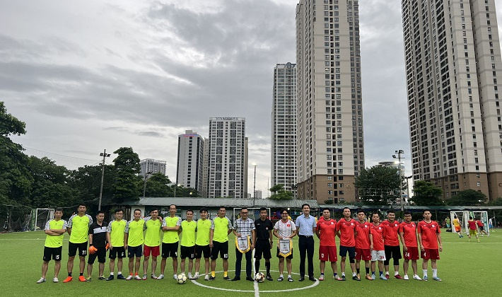 Sôi nổi giao hữu bóng đá giữa Cơ quan EVN và EVNGENCO1