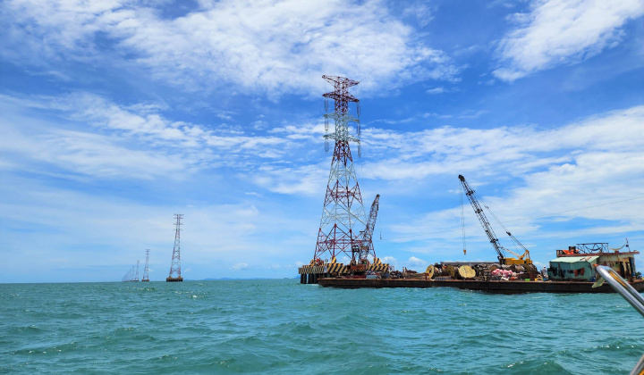 Sắp hoàn thành công trình đường dây điện 220kV vượt biển dài nhất Đông Nam Á