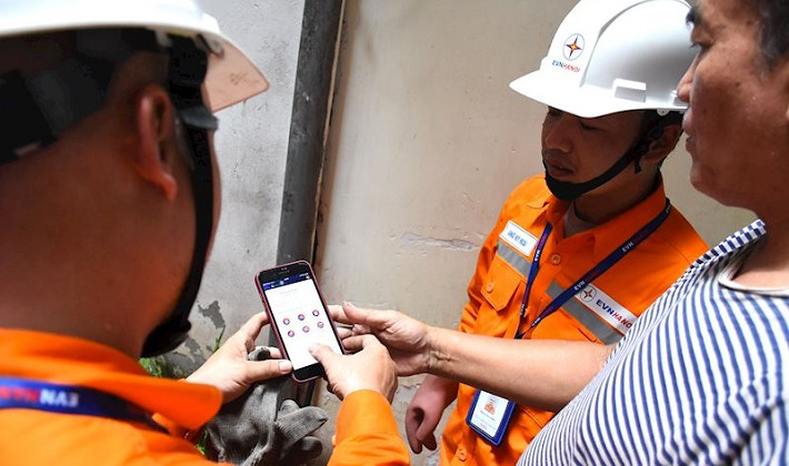 Chuyển đổi số tại EVNHANOI - Lấy khách hàng làm trung tâm