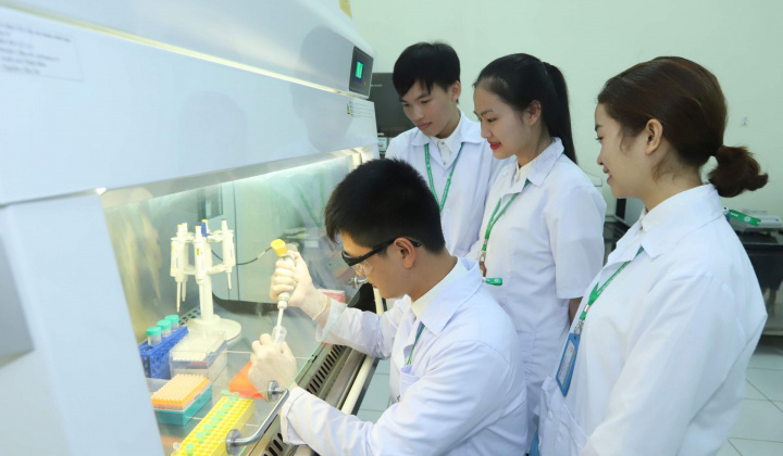 Bộ Công Thương đề xuất 2 phương án phân biệt cồn công nghiệp với cồn thực phẩm