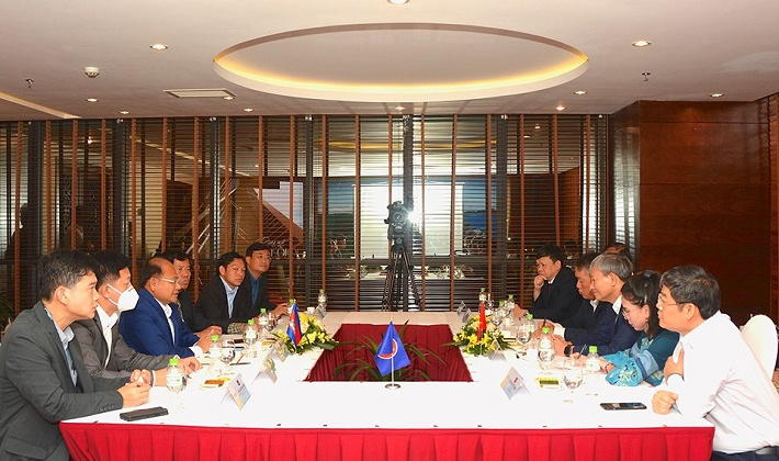Tập đoàn Điện lực Việt Nam tiếp và làm việc với Tổng công ty Điện lực Campuchia