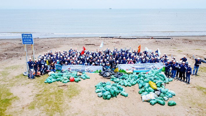 Nestlé Việt Nam tham gia làm sạch bãi biển, giảm thiểu rác thải đại dương