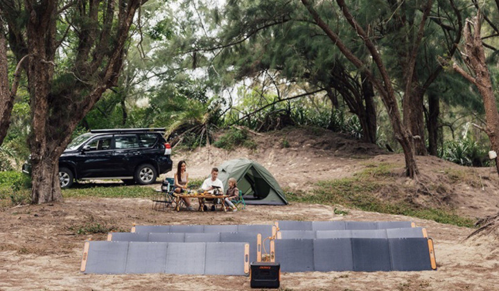 Sạc nhanh bằng pin năng lượng mặt trời di động