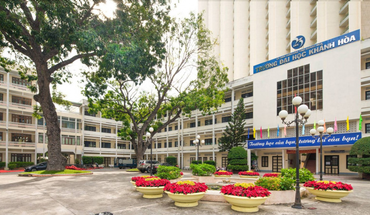 Nghiên cứu các yếu tố ảnh hưởng đến sự hài lòng của sinh viên Khoa Du lịch đối với chất lượng dịch vụ đào tạo tại Trường Đại học Khánh Hòa