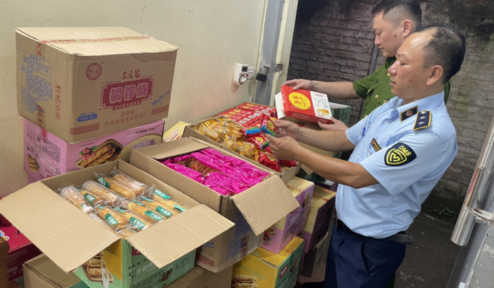 QLTT Hà Nội: Thu giữ hàng nghìn bánh trung thu nhập lậu