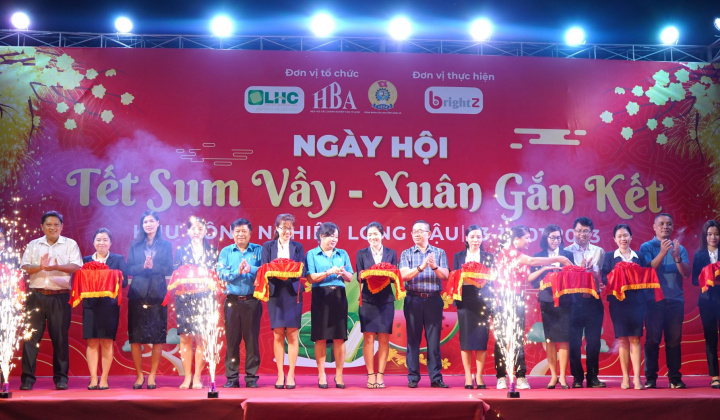 Long An: Hơn 30.000 xuất quà chăm lo “Tết Sum vầy - Xuân gắn kết”