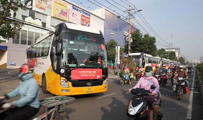 Saigon Co.op khởi hành “Chuyến xe hạnh phúc” đưa người dân về quê đón Tết